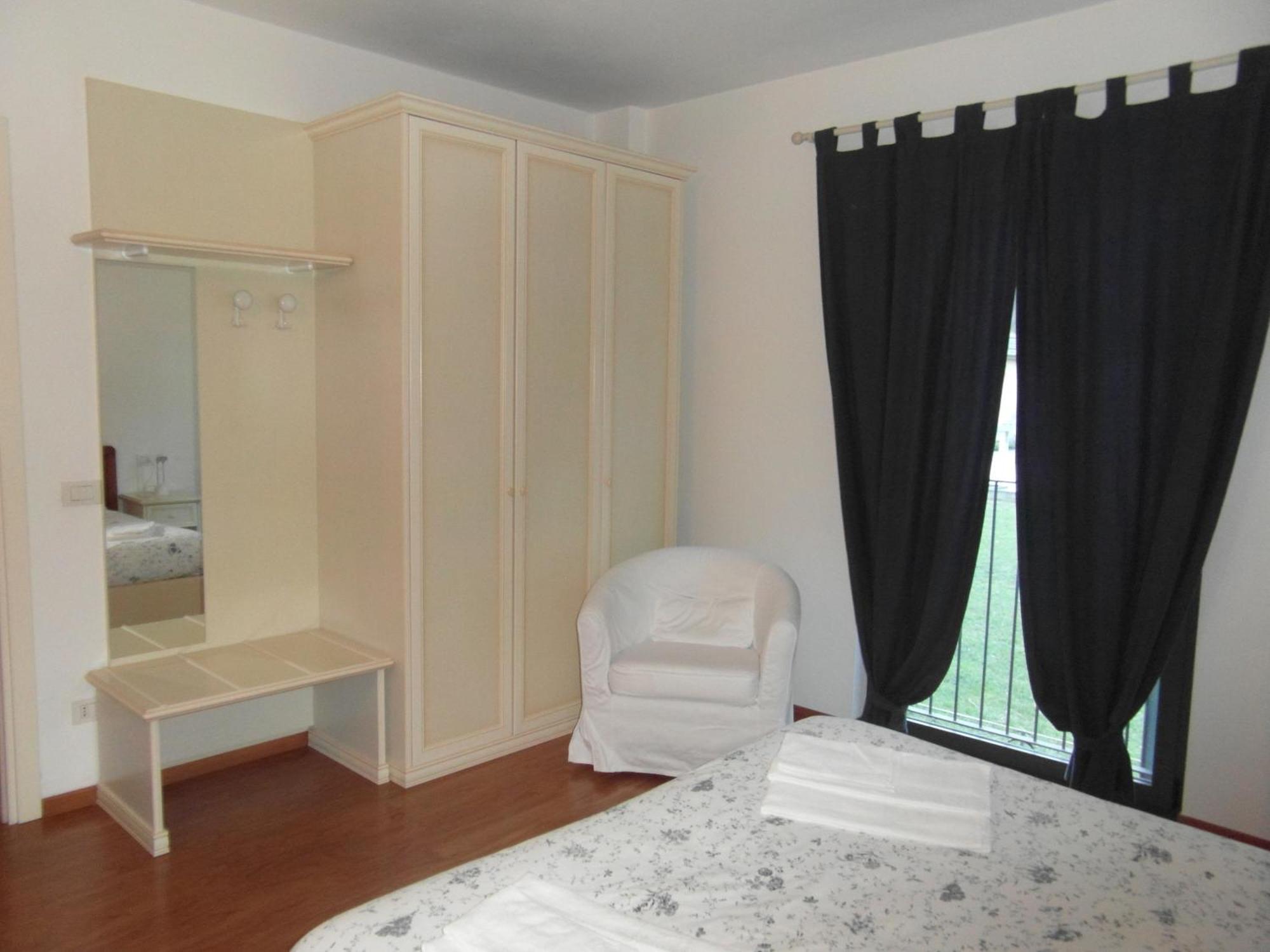 Residence I Fiori Piantedo Room photo